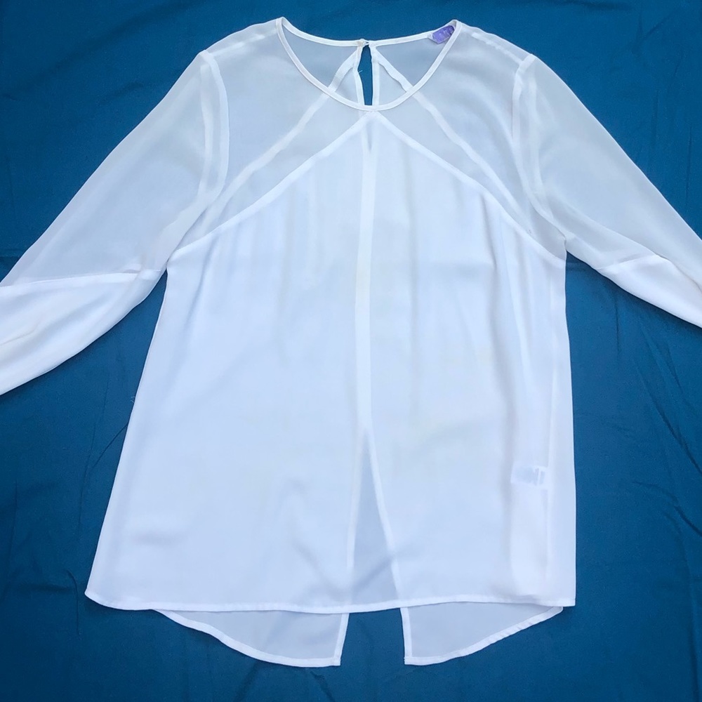 PRETTY WHITE FLOWY BLOUSE